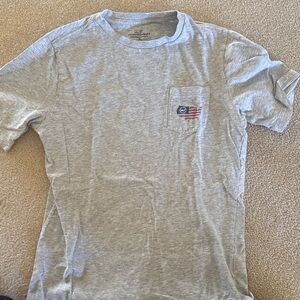 Vineyard vines buys tee shirt